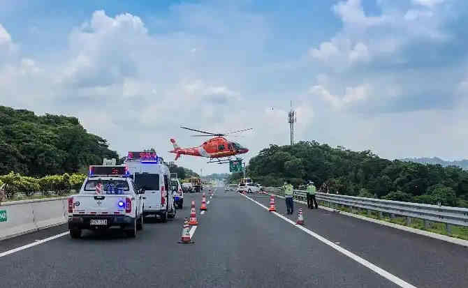 苏尼特右旗高速公路汽车救援案例